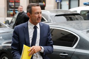 Ce qui inquiète le plus l’entourage de Bruno Retailleau, ce sont les membres de son groupe qui se sont abstenus (23) ou qui n’ont pas pris part au scrutin (12).