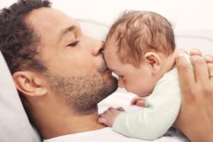 Un père et son bébé