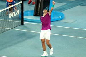 Rafael Nadal est le seul joueur de l’histoire du tennis à compter plus de trophées que de défaite sur une surface, en l’occurrence la terre battue.