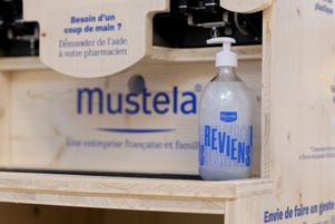Depuis 2020, Mustela s’est lancé dans une première expérimentation de distribution en vrac d’un gel lavant bio et d’un gel hydroalcoolique pour les mains.