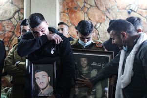Funérailles d’un policier israélien, à Kisra-Sumei en Israël, le 28 mars 2022.