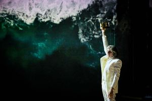 Micha Lescot, dans le rôle-titre de Richard II, au festival d’Avignon.