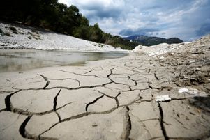Le lac du Broc près de Nice, ici le 29 juillet, a été victime de la sécheresse.