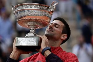 Sacré dimanche 11 juin à Roland-Garros pour la troisième fois, Novak Djokovic est devenu seul détenteur du record de 23 titres du Grand Chelem.