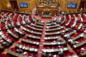 
Le Sénat a voté, mercredi 28 février, en faveur du projet de loi destiné à inscrire le droit à l’interruption volontaire de grossesse (IVG) dans la Constitution.