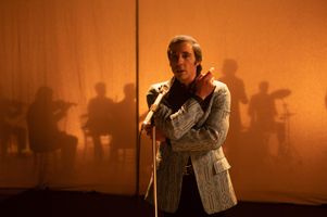 Porté par Tahar Rahim, Monsieur Aznavour fait entendre à nouveau des chansons inoubliables.