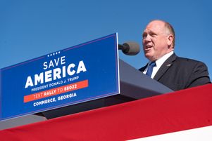 Tom Homan, ancien directeur par intérim du service américain de l’immigration et des douanes, lors d’un meeting le 26 mars 2022, en Géorgie.