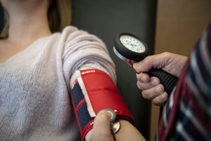La hausse du tarif des consultations médicales et la fin du dispositif Pinel figurent parmi les mesures qui entrent en vigueur en décembre 2024.