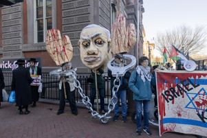 Des opposants à Benjamin Netanyahu manifestent devant la Maison blanche à Washington mardi 4 février à l’occasion de la visite du premier ministre israélien. 