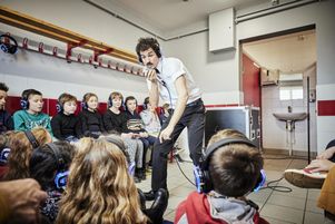 Avec le spectacle participatif F.A.I.L, lancé par les Tréteaux de France, les enfants suivent le parcours de Noa, 12 ans, autoproclamé « champion de la lose ».
