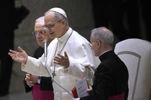 Le pape Léon XIV lors d’une audience le 12 mai 2025 à la salle Paul VI au Vatican.