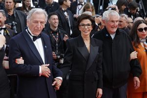 Rachida Dati a symboliquement monté les marches dimanche 18 mai, encadrée de Claude Lelouch et Costa-Gavras, deux ardents défenseurs du modèle culturel européen.