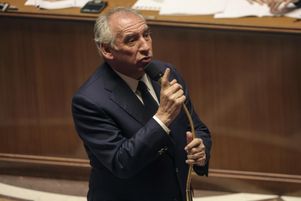 François Bayrou a annoncé mardi 27 mai 2025 que le gouvernement allait « étendre la surveillance à tous les lieux critiques » après des sabotages électriques qui ont provoqué un black-out massif à Cannes et à Nice.